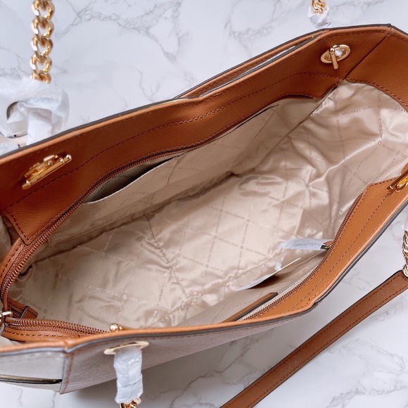 Michael Kors JST Large Chain Shoulder Bag - Picture 6 of 7